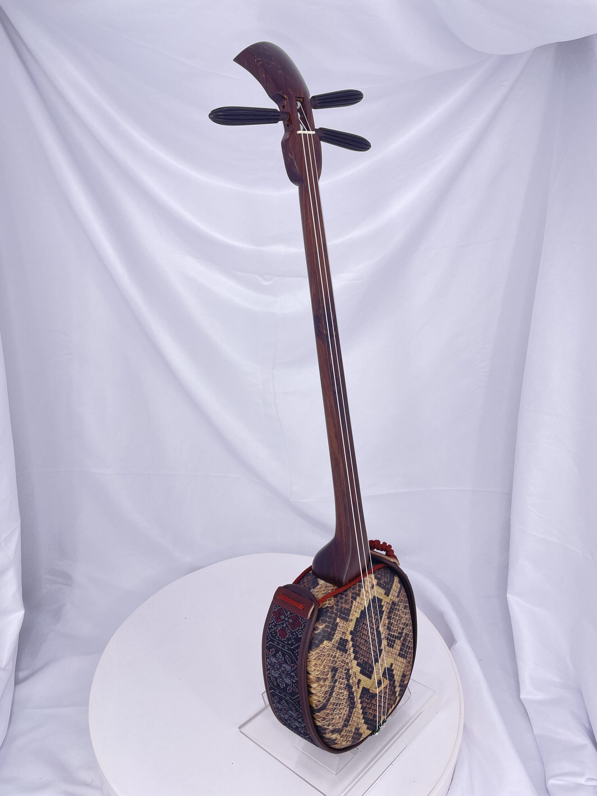 沖縄三線　真壁型【おまけ付き】 sanshin-makabigatakuro-